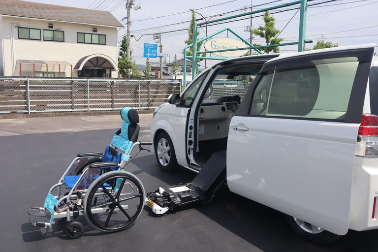 福祉車両全国販売「オアシスジャパン」のホームページをご覧ください。福祉車両約60台展示中！各地のお客様の声も多数掲載。ライブカメラによる生中継のデモで詳しく車両をご覧いただけます。ご安心ください。