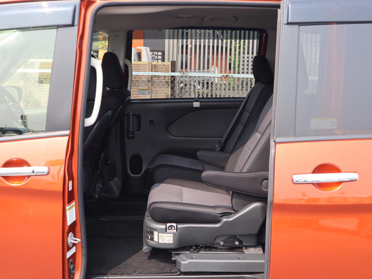 福祉車両全国販売「オアシスジャパン」のホームページをご覧ください。福祉車両約60台展示中！各地のお客様の声も多数掲載。ライブカメラによる生中継のデモで詳しく車両をご覧いただけます。ご安心ください。