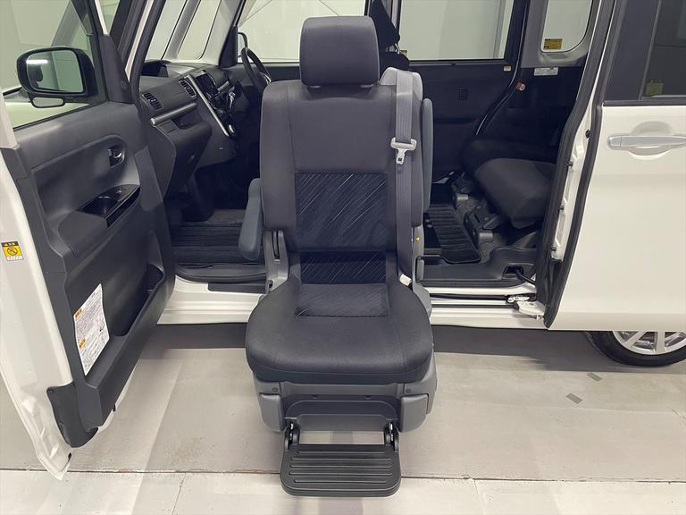 遠方の方でも1年保証付で安心！保証距離：無制限　保証部位：52部位対応！高額修理になるエンジン、ミッションを中心としたトラブルをカバー！あったら「たすかる」中古車保証ライトプラン無料でお付けします！