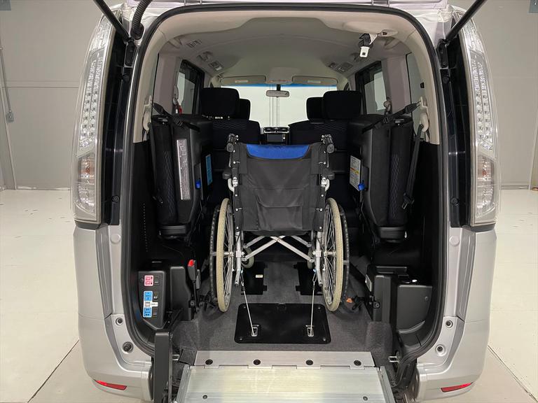 尚、エンジン、ミッション以外の部位の保証が必要な方はあったら「たすかる」中古車保証のスタンダードプラン、プラチナプランといった有料保証をおすすめいたします。