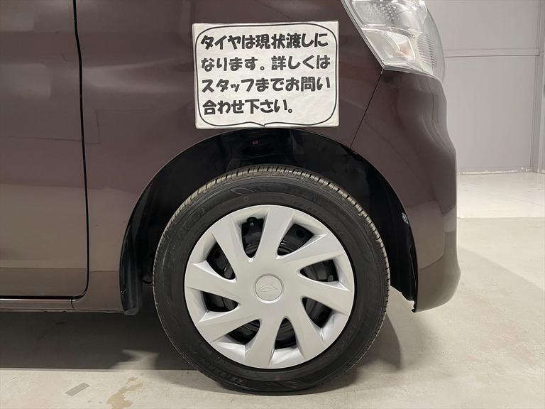 タイヤは現状渡しになります。詳しくはスタッフまでお問い合わせ下さい。