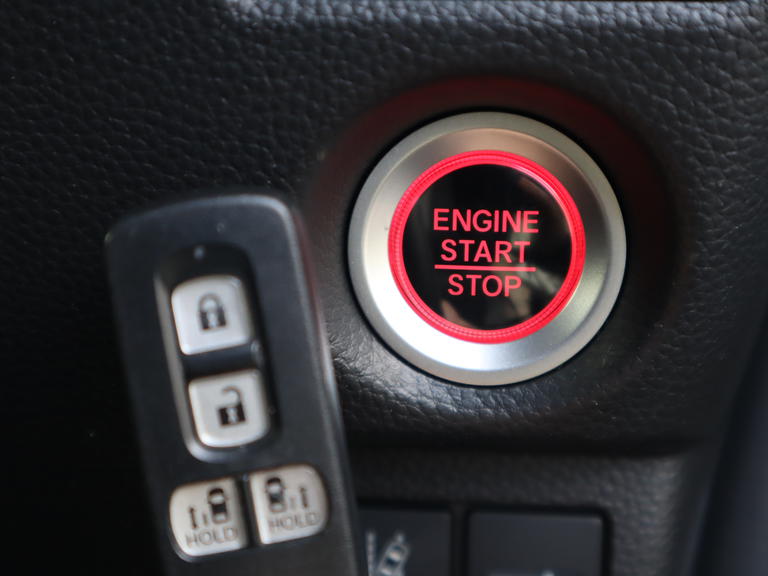 福祉車両全国販売「オアシスジャパン」のホームページをご覧ください。福祉車両約60台展示中！各地のお客様の声も多数掲載。ライブカメラによる生中継のデモで詳しく車両をご覧いただけます。ご安心ください。