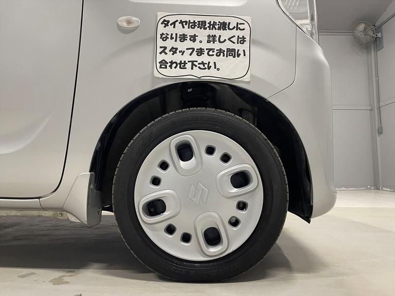 タイヤは現状渡しになります。詳しくはスタッフまでお問い合わせ下さい。