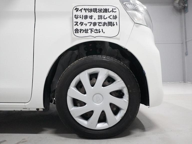 タイヤは現状渡しになります。詳しくはスタッフまでお問い合わせ下さい。