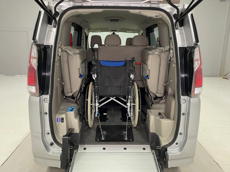 スタッフ少人数のため、急なご来店はご対応できない場合があります。中古福祉車両のご相談は前日までにお電話いただけると幸いです。ご理解ご協力、よろしくお願いいたします。