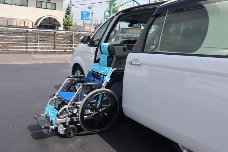 福祉車両全国販売「オアシスジャパン」のホームページをご覧ください。福祉車両約60台展示中！各地のお客様の声も多数掲載。ライブカメラによる生中継のデモで詳しく車両をご覧いただけます。ご安心ください。
