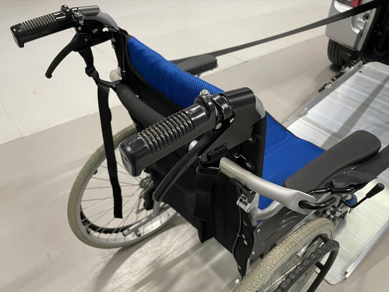 福祉車両取扱士スペシャリストの（一社）日本福祉車輌協会の資格を取得したスタッフが多数在籍。営業からメンテナンス担当まで福祉車両のプロです。福祉車両のことならどのような事でもお気軽にご相談ください。