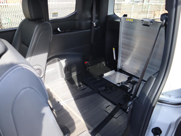 福祉車両全国販売「オアシスジャパン」のホームページをご覧ください。福祉車両約60台展示中！各地のお客様の声も多数掲載。ライブカメラによる生中継のデモで詳しく車両をご覧いただけます。ご安心ください。