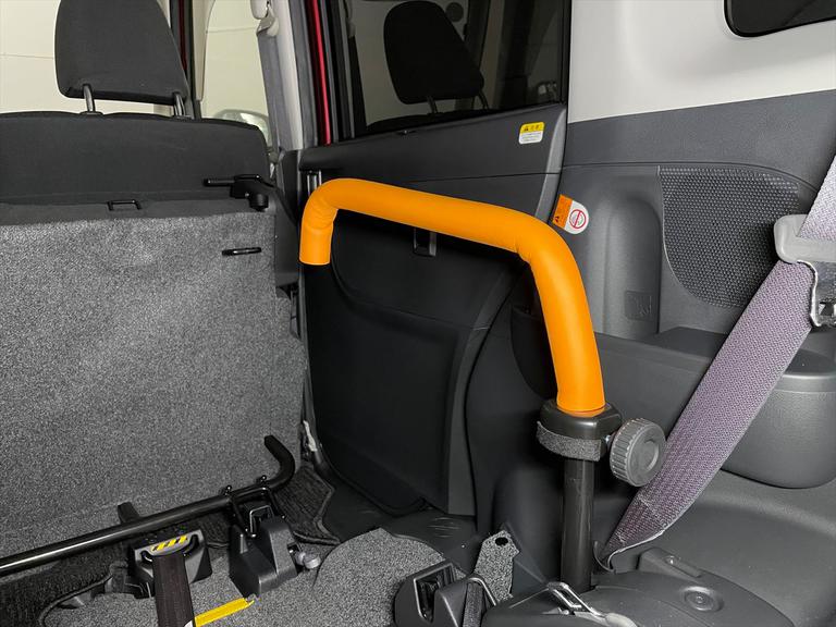 スタッフが少人数の為、急にご来店頂いてもご対応出来ない場合がありますので前日までにお電話頂ければ幸いです。宜しくお願い致します。