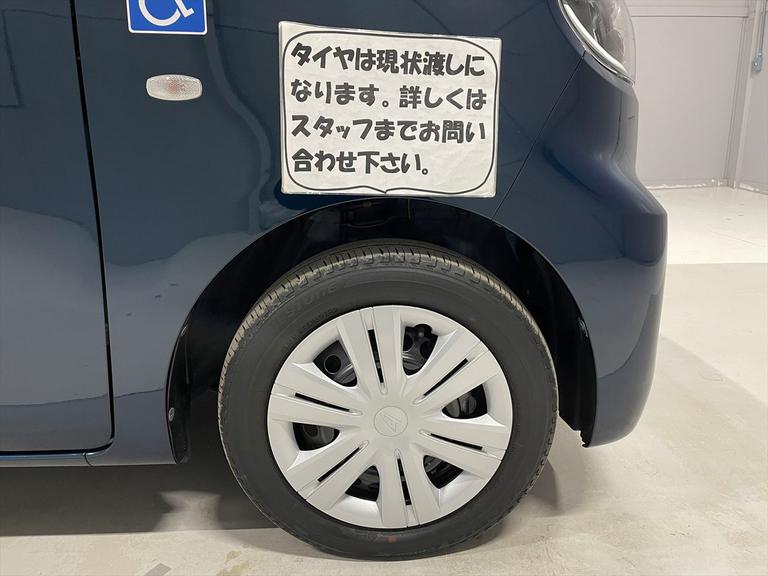 タイヤは現状渡しになります。詳しくはスタッフまでお問い合わせ下さい。