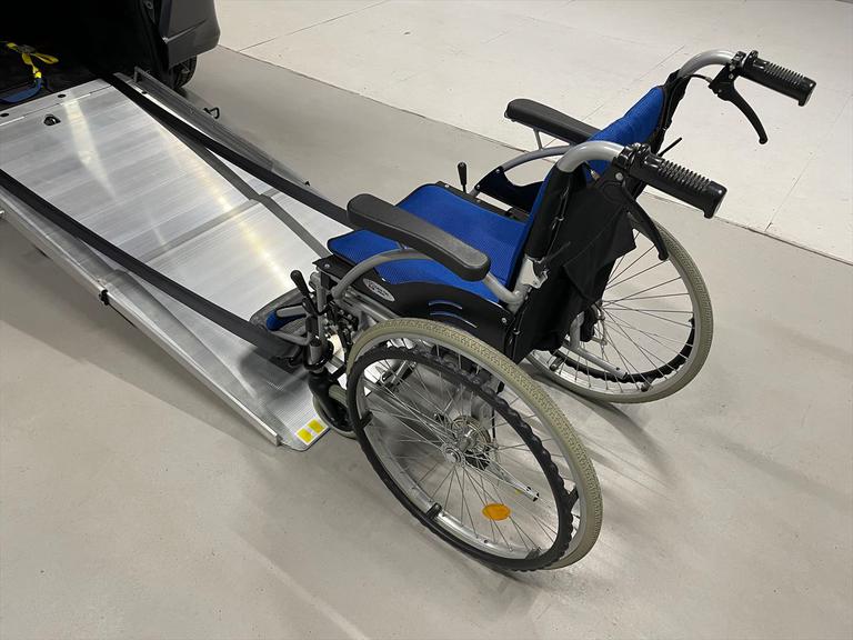 尚、エンジン、ミッション以外の部位の保証が必要な方はあったら「たすかる」中古車保証のスタンダードプラン、プラチナプランといった有料保証をおすすめいたします。