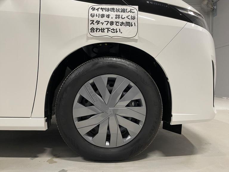 タイヤは現状渡しになります。詳しくはスタッフまでお問い合わせ下さい。