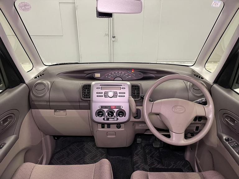 当社は福祉車両見て・触れて・選べる福祉車両のみを販売・買取する福祉車両専門店です。営業・メンテナンススタッフは福祉車両の有資格者です。福祉車両のことは福祉車両のたすかるにお任せください！