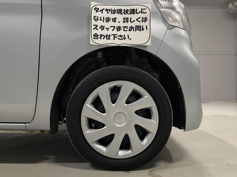 タイヤは現状渡しになります。詳しくはスタッフまでお問い合わせ下さい。