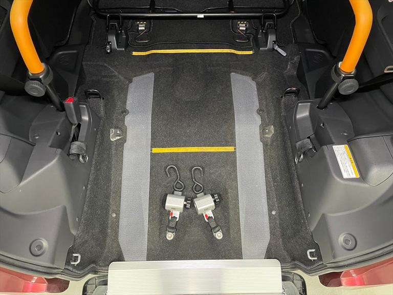 当社は福祉車両見て・触れて・選べる福祉車両のみを販売・買取する福祉車両専門店です。営業・メンテナンススタッフは福祉車両の有資格者です。福祉車両のことは福祉車両のたすかるにお任せください！