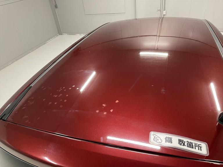 ルーフにキズが数箇所あります
