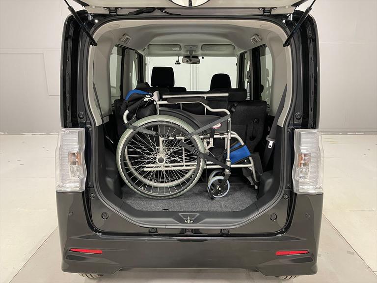 プラチナ保証付きのお車は、安心の24時間365日全国対応ロードサービス付き！保証費用は本体価格込みです。介護タクシーやデイサービスの事業用車両も、もしもの時に安心。