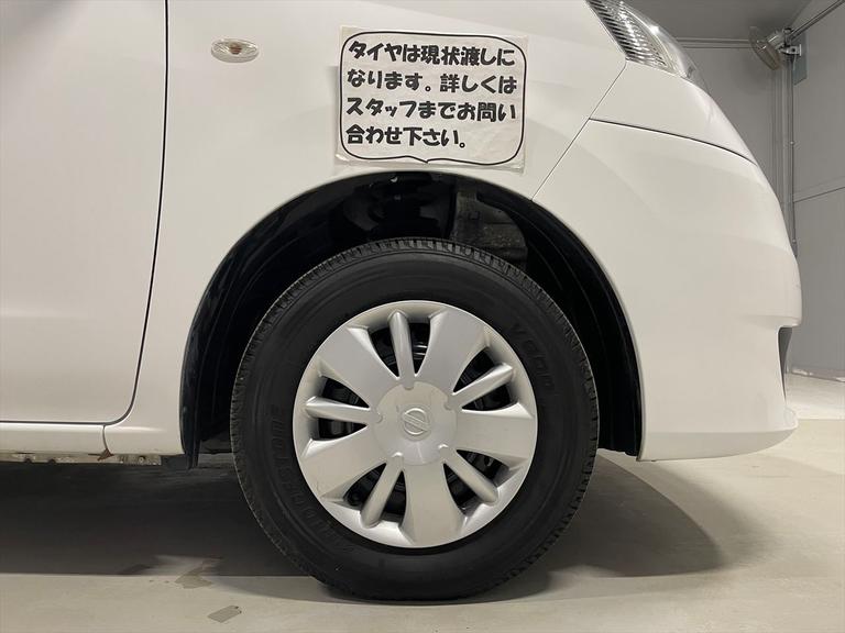 タイヤは現状渡しになります。詳しくはスタッフまでお問い合わせ下さい。
