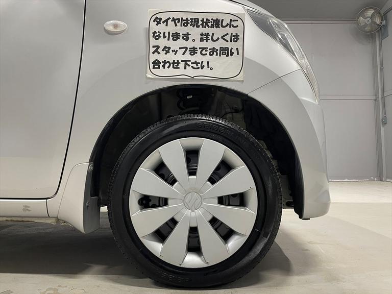 タイヤは現状渡しになります。詳しくはスタッフまでお問い合わせ下さい。