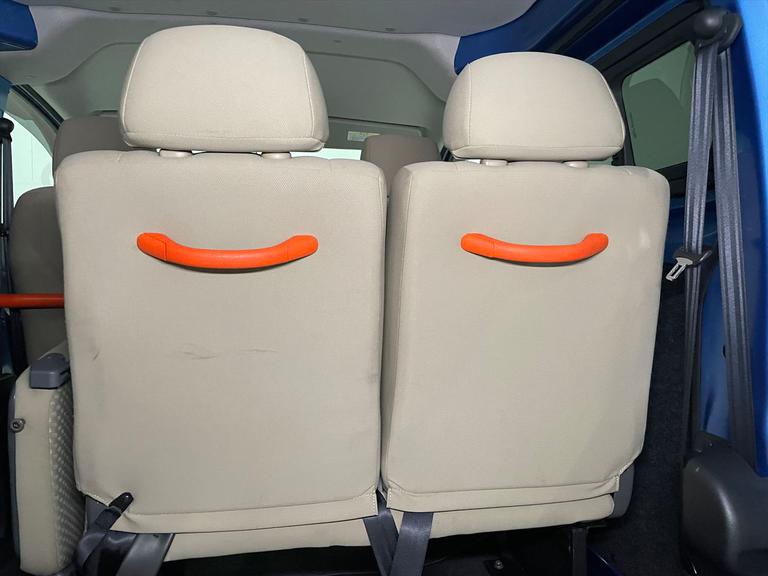 全国どこへでも納車OK！ご来店不要でご購入いただけます。お探しの車椅子複数対応車や、８ナンバー車がない場合もご安心ください。※送料別途。(介護タクシー・デイサービス向けも)