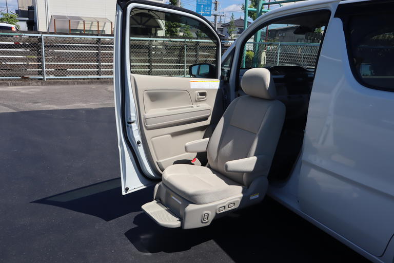 福祉車両全国販売「オアシスジャパン」のホームページをご覧ください。福祉車両約60台展示中！各地のお客様の声も多数掲載。ライブカメラによる生中継のデモで詳しく車両をご覧いただけます。ご安心ください。