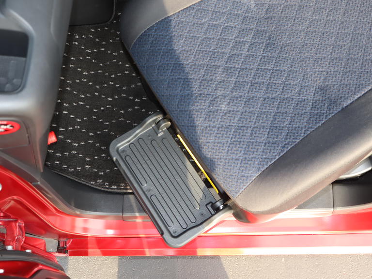 福祉車両全国販売「オアシスジャパン」のホームページをご覧ください。福祉車両約60台展示中！各地のお客様の声も多数掲載。ライブカメラによる生中継のデモで詳しく車両をご覧いただけます。ご安心ください。