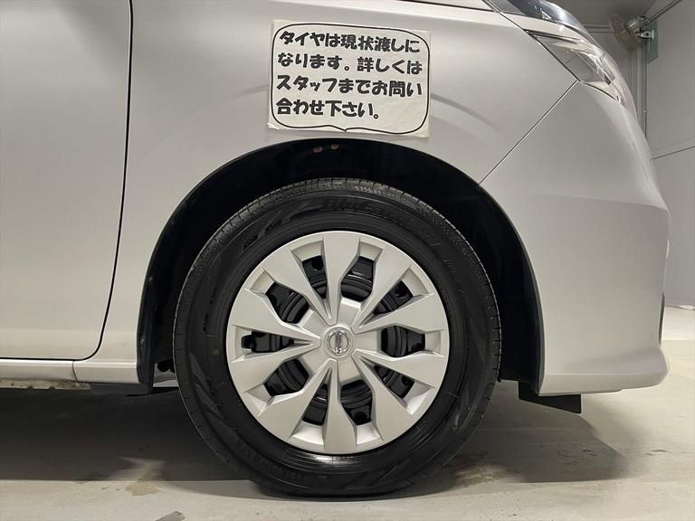 タイヤは現状渡しになります。詳しくはスタッフまでお問い合わせ下さい。