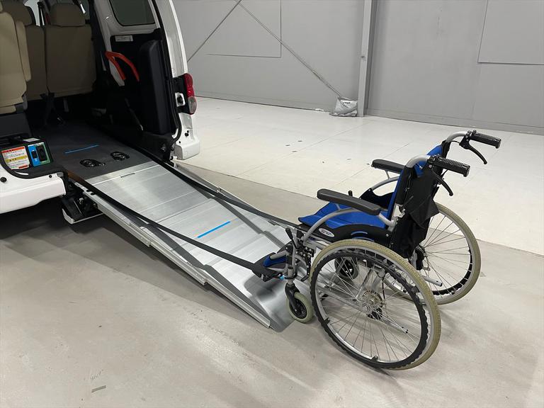 福祉車両取扱士スペシャリストの（一社）日本福祉車輌協会の資格を取得したスタッフが多数在籍。営業からメンテナンス担当まで福祉車両のプロです。福祉車両のことならどのような事でもお気軽にご相談ください。