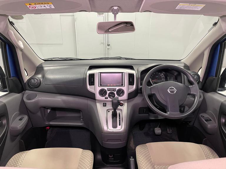 福祉車両取扱士スペシャリスト（一社）日本福祉車輌協会の資格者が多数在籍。営業からメンテナンスまでプロ集団。車いす、ストレッチャーなど、どんなことでもご相談ください。