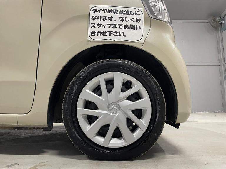 タイヤは現状渡しになります。詳しくはスタッフまでお問い合わせ下さい。