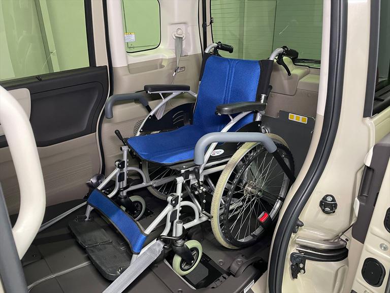 福祉車両取扱士スペシャリストの（一社）日本福祉車輌協会の資格を取得したスタッフが多数在籍。営業からメンテナンス担当まで福祉車両のプロです。福祉車両のことならどのような事でもお気軽にご相談ください。