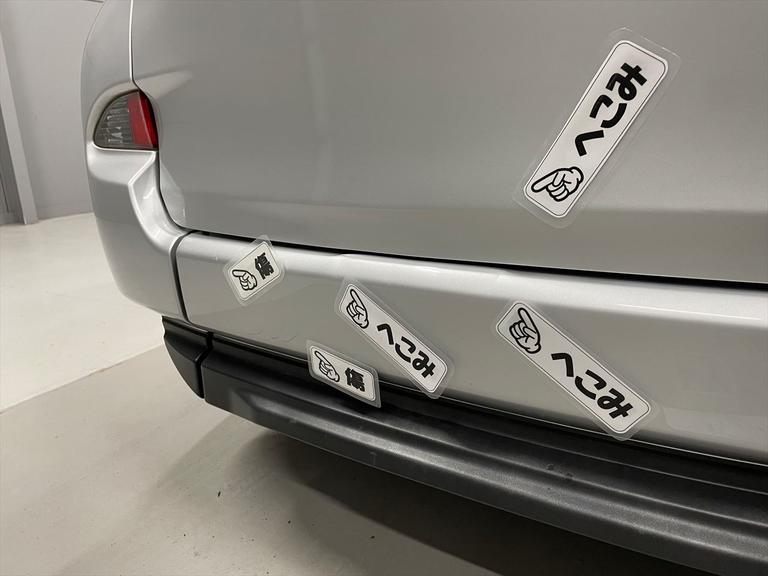 傷やへこみが数箇所あります