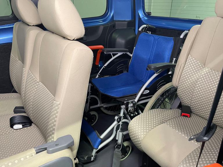 福祉車両の安全な乗り方から緊急回避方法までお伝えします。車椅子のまま乗れる車の操作もご安心ください。大変ご好評いただいております。