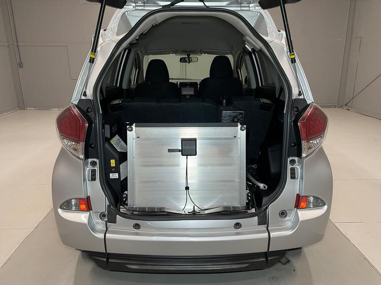 尚、エンジン、ミッション以外の部位の保証が必要な方はあったら「たすかる」中古車保証のスタンダードプラン、プラチナプランといった有料保証をおすすめいたします。