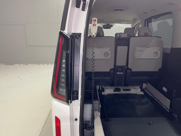 スタッフが少人数の為、急にご来店頂いてもご対応出来ない場合がありますので前日までにお電話頂ければ幸いです。宜しくお願い致します。